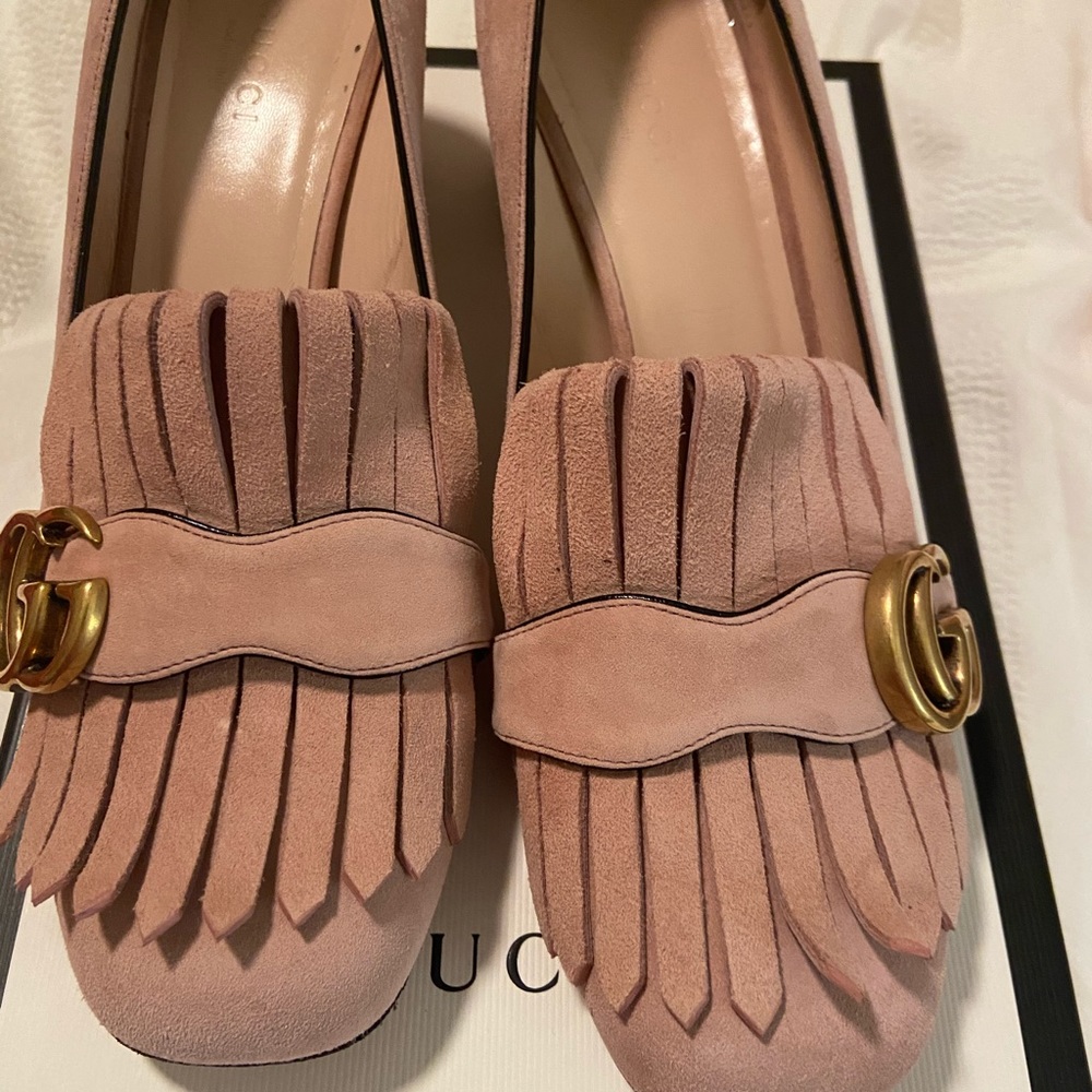 Gucci suede pump in mauve worn twice